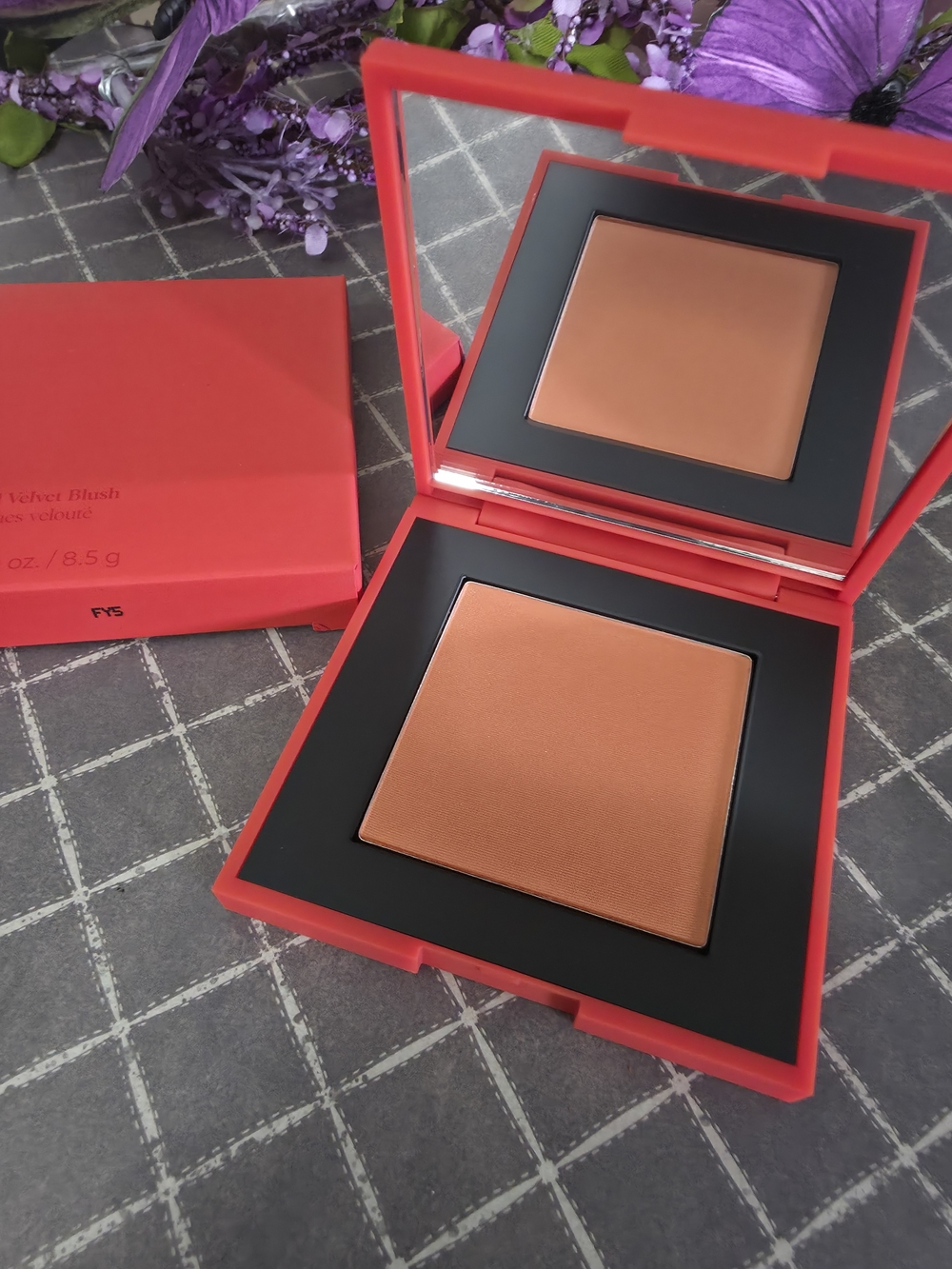 * Possibilities :Creamy Peach Velvet Blush Compact by Hung Vanngo